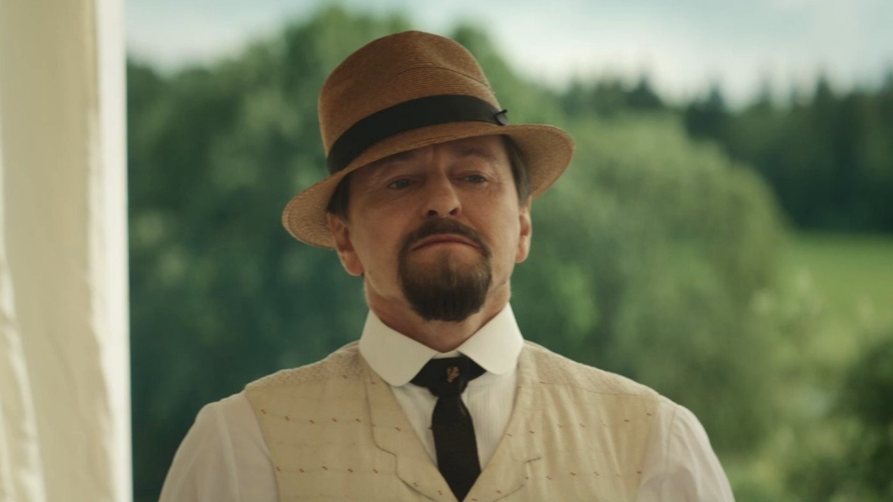 На ком женился помощник плевако в сериале