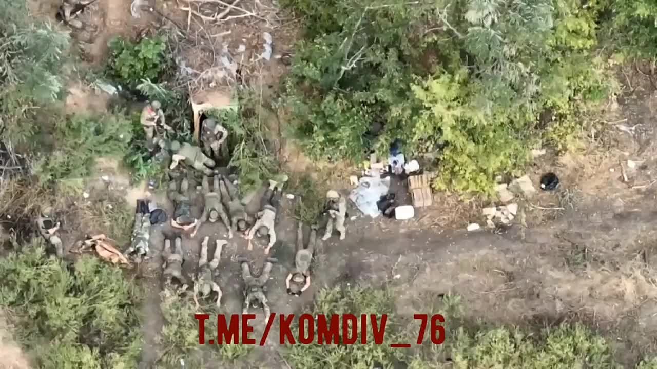 🇷🇺⚔🇺🇦 Архивные кадры. Четыре штурмовика 76-десантной дивизии берут в ...